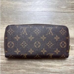 LV Monogram Zip-Around Wallet / Organizer